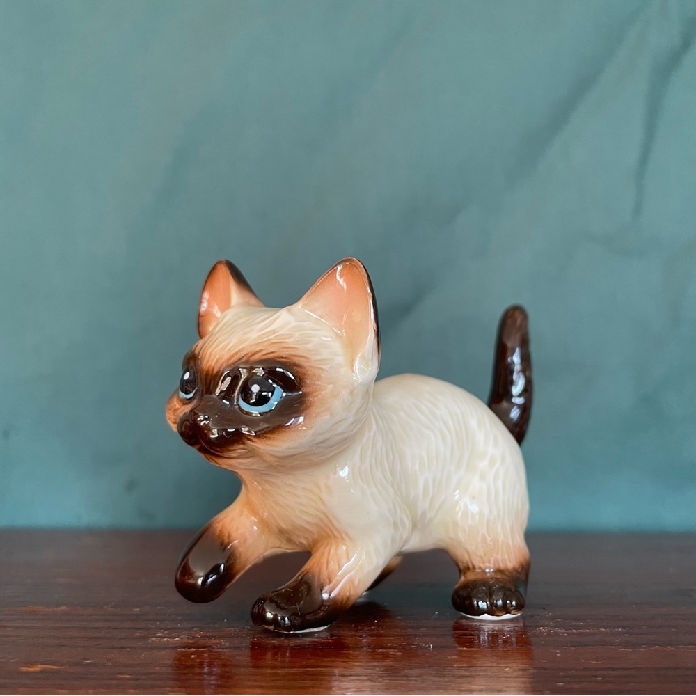 Vintage Siamese Cat Figurine